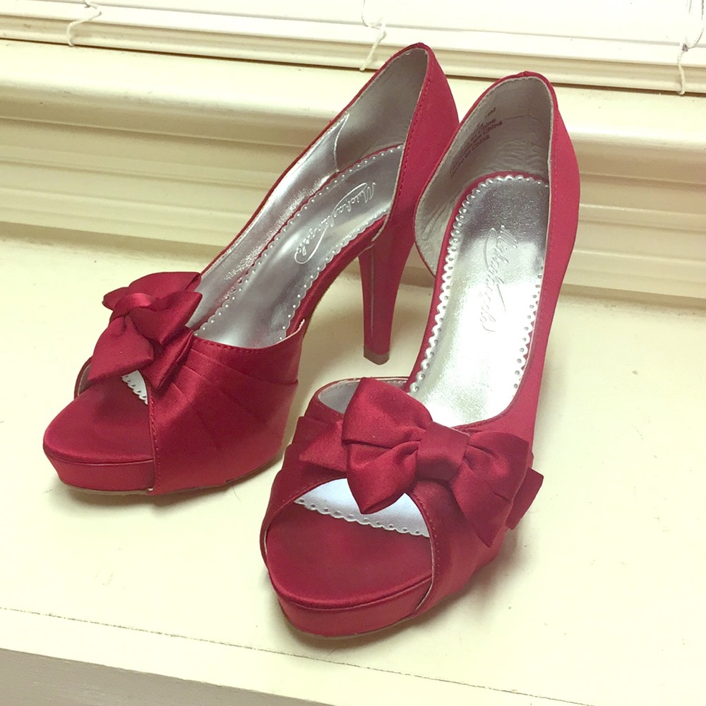Michaelangelo red bow ribbon satin heels